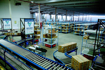 AI+倉儲物流 自主決策機(jī)器人引領(lǐng)變革，中國創(chuàng)新贏得國際關(guān)注